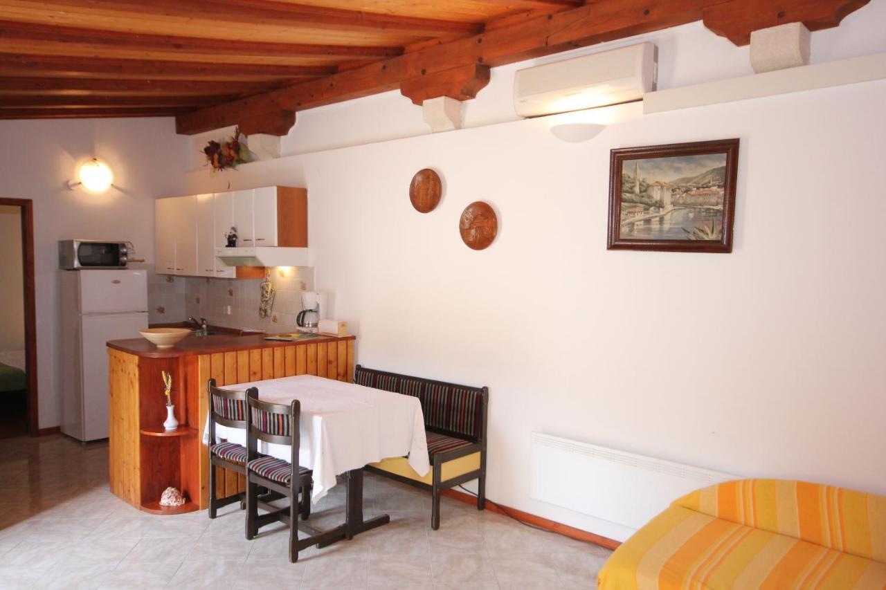 Apartments With A Parking Space Veli Losinj, Losinj - 8029 ภายนอก รูปภาพ